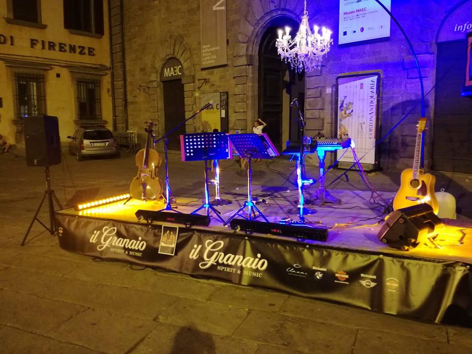 Il palco pronto dei Capricciosi Duo !